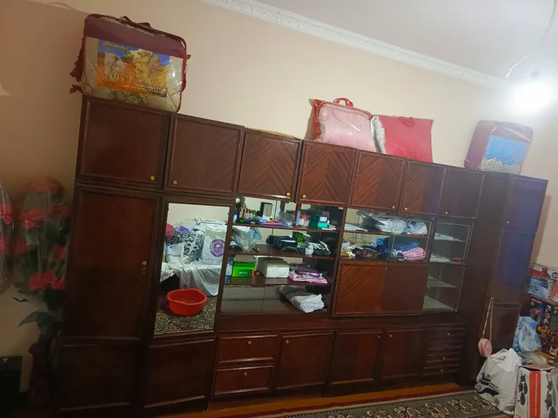 Стенка срочно сотилади