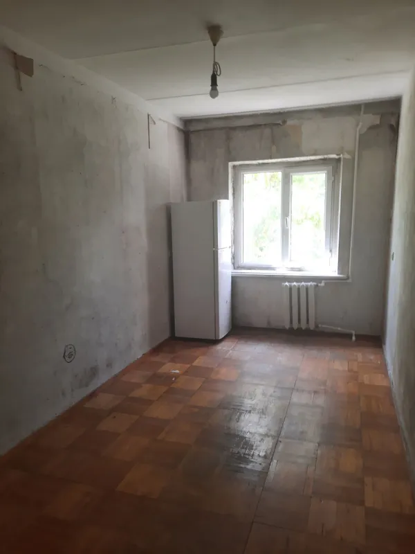Буз 2.Ялангач м-в.Экобазар 4/3/5 пустая 7 Буз 2.Ялангач м-в.Экобазар 4/3/5 пустая 7