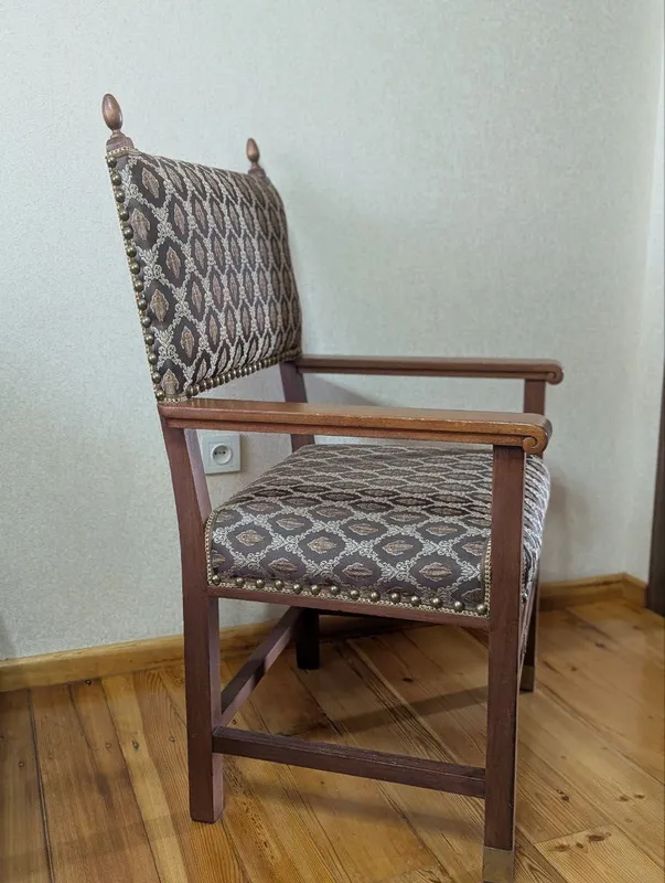 Продам старинное кресло — фото 1