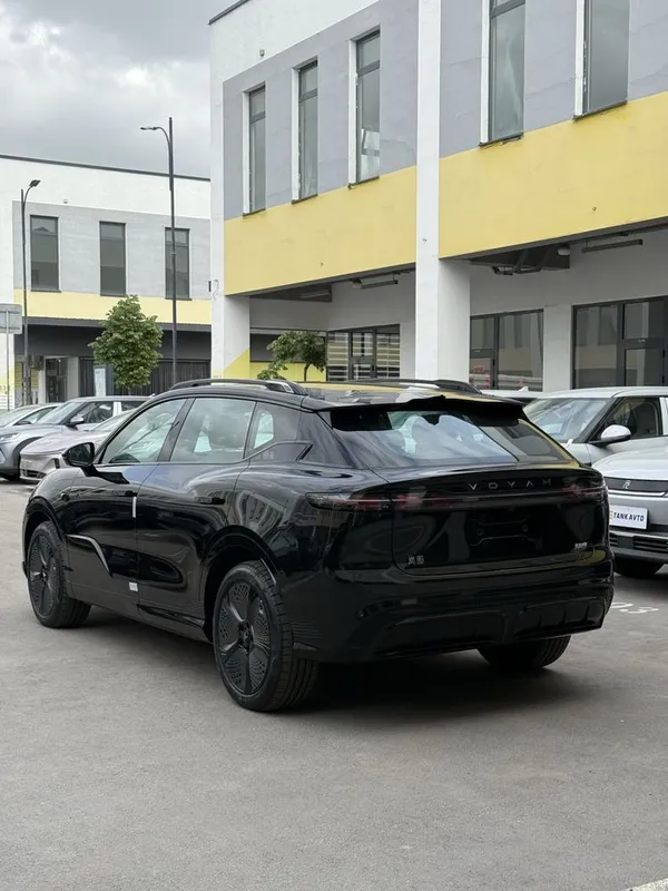 Voyah courage (4WD) 570 km Elektr Full 3 Voyah courage (4WD) 570 km Elektr Full 3