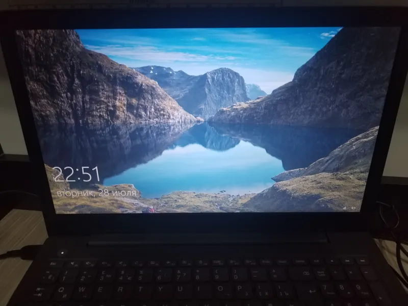 Lenovo V130-15IKB noutbuk / 8GB RAM / 1TB / ish, o‘qish yoki ehtiyot qismlar uchun 1