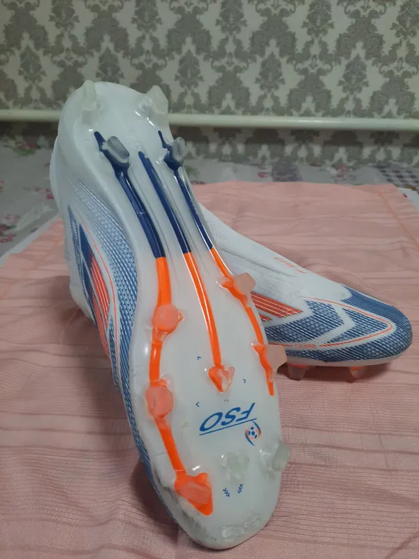 Butsa orginal F50 Futbol oʻynash uchun 3 Butsa orginal F50 Futbol oʻynash uchun 3