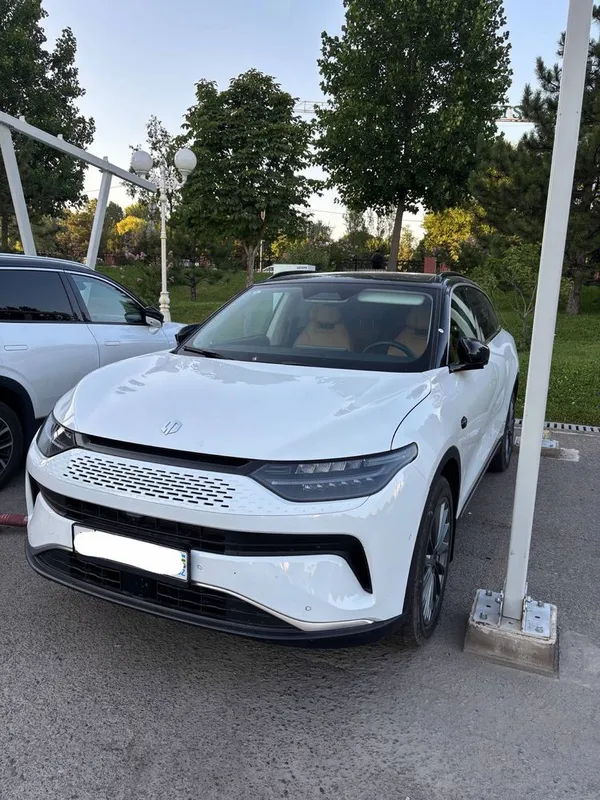 Продается Leapmotor C11 hybrid 1 Продается Leapmotor C11 hybrid 1