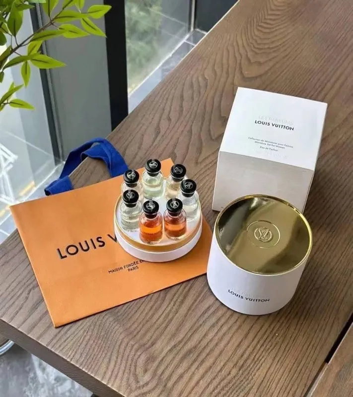 LOUIS VUITTON LES PARFUMS (atirlar to‘plami) 1 LOUIS VUITTON LES PARFUMS (atirlar to‘plami) 1