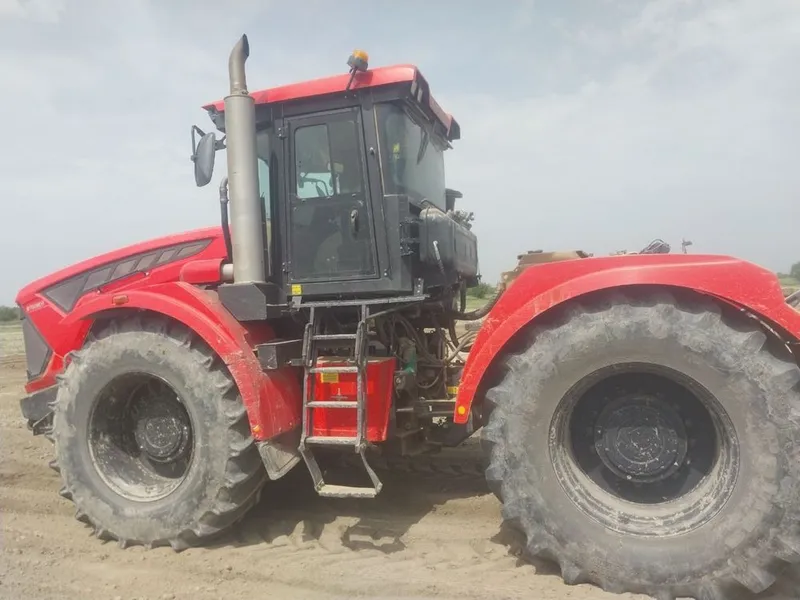 Трактор Кировец K-730М. 2