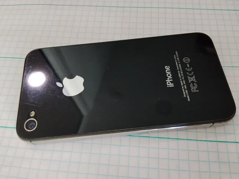 iPhone 4s 16g всё родное без коробки БУЛИШ — фото 1