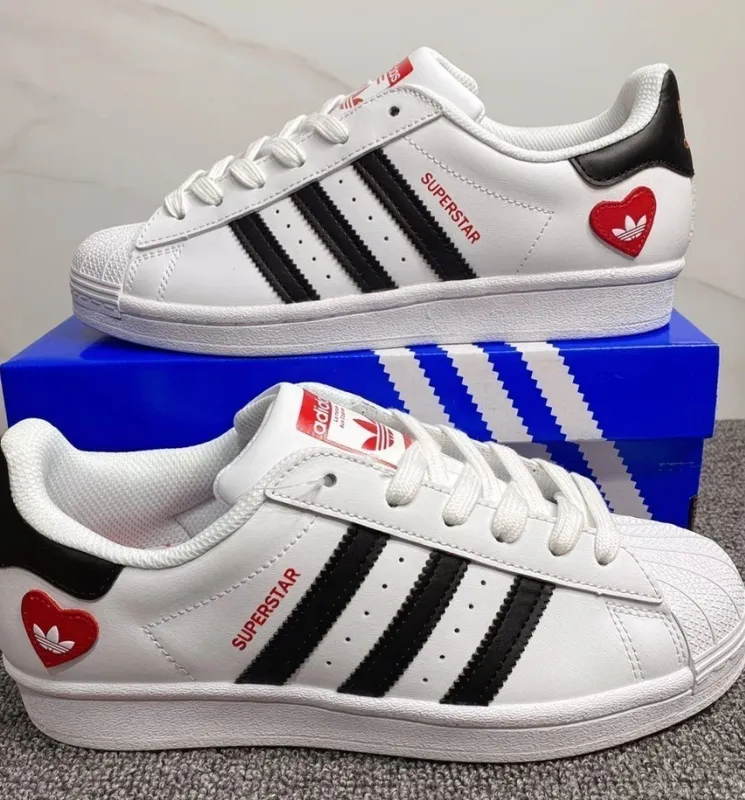 Кроссовки adidas — фото 1
