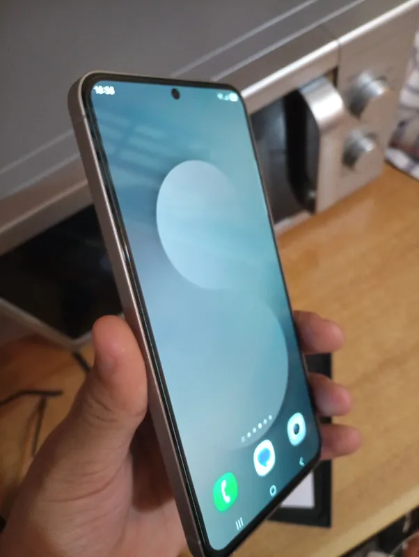Samsung Galaxy S25 FE черного цвета с гарантией. 4