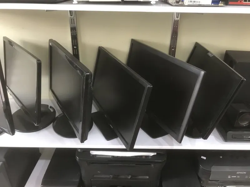 19lik monitorlar sotiladi