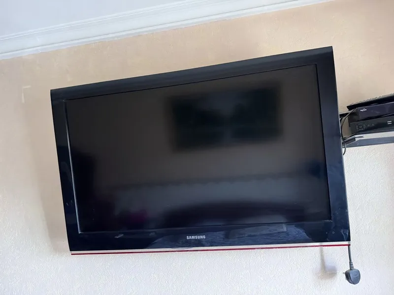 Samsung LED TV 43 — фото 1