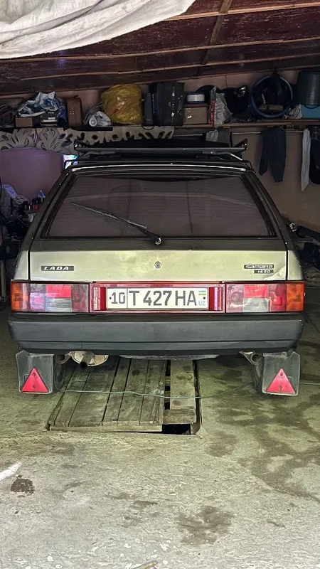 Автомашина 21083