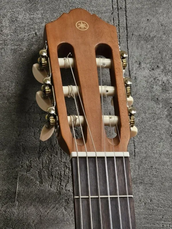 Классическая гитара Yamaha оригинал / Klassik gitara Yamaha original 5 Классическая гитара Yamaha оригинал / Klassik gitara Yamaha original 5