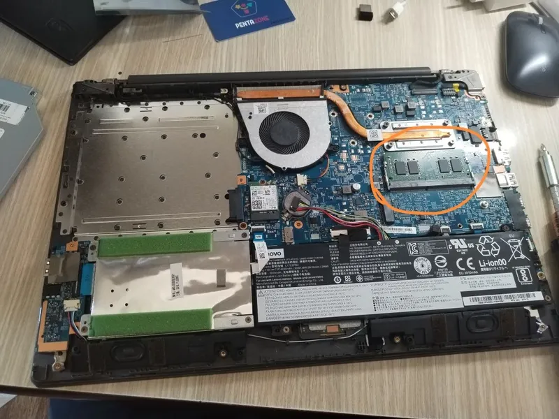 Lenovo V130-15IKB noutbuk / 8GB RAM / 1TB / ish, o‘qish yoki ehtiyot qismlar uchun 7