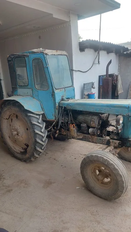 Трактор продаётся, цена договорная 1