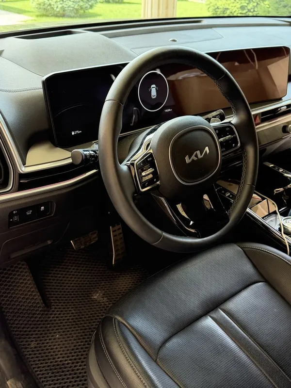 Kia Sorento V6 с черными R20 дисками — фото 3