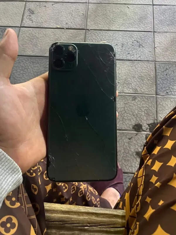 iPhone 11 Max 64 ГБ, 74% 2 iPhone 11 Max 64 ГБ, 74% 2