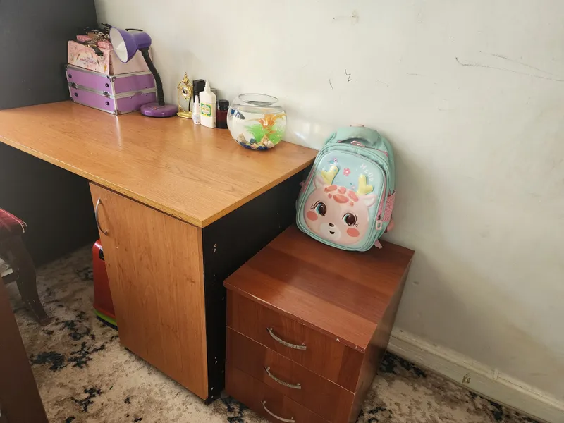 2 шт детский кровать и письменный стол 2