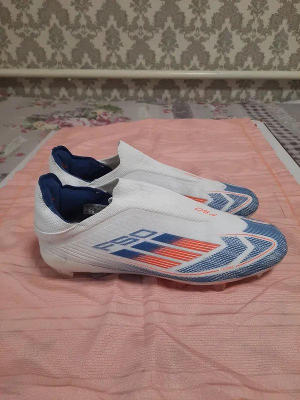 Butsa orginal F50 Futbol oʻynash uchun 4 Butsa orginal F50 Futbol oʻynash uchun 4