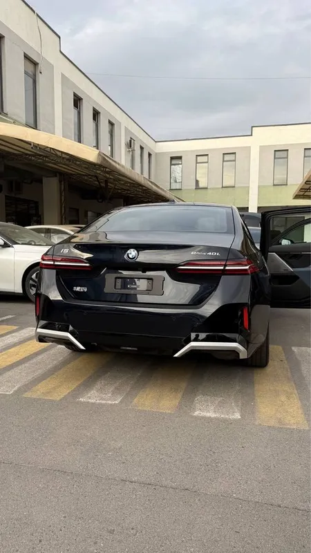BMW i5 40L edrive full — фото 1