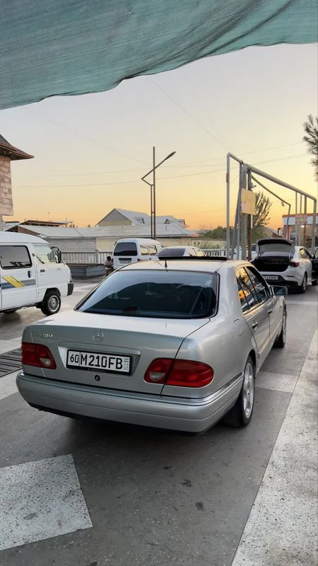 Mercedes benz w210 E280 3