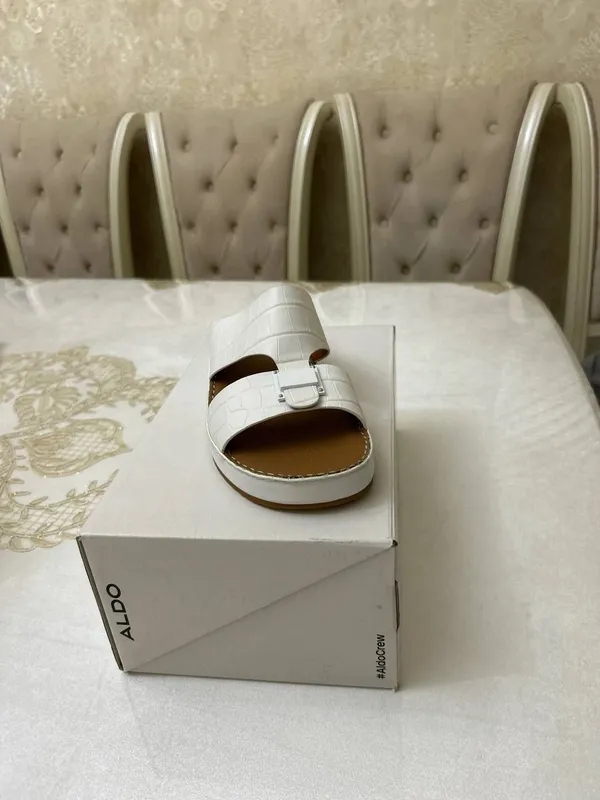 Продам новые арабские сандалы фирмы " ALDO". Размеры: 41 , 42. 2 Продам новые арабские сандалы фирмы " ALDO". Размеры: 41 , 42. 2