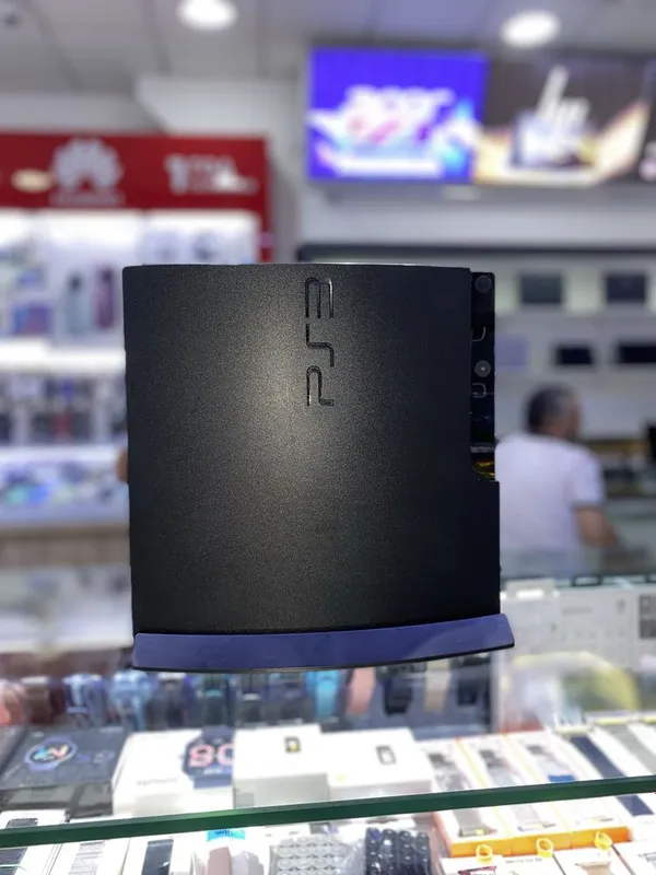 PlayStation 3 slim 500 GB 2 PlayStation 3 slim 500 GB 2