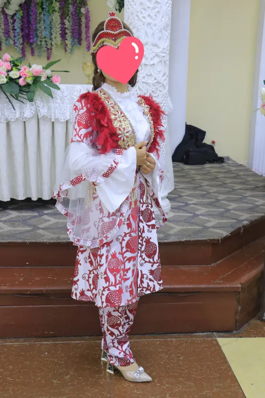 Ansambil tillaqoshi bilan