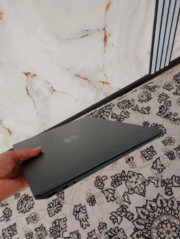 Noutbuk Surface laptop2 core i5 — фото 3