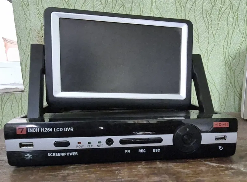 Камера наблюдения 7" H.264 DVR