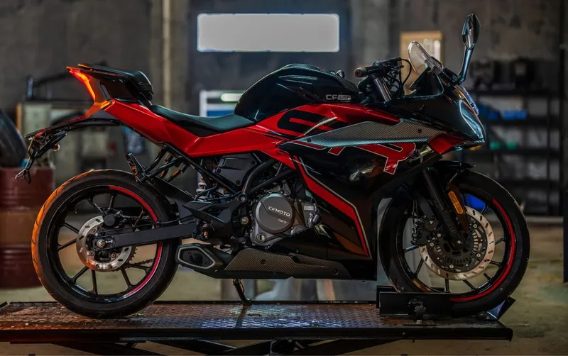 Cfmoto 250SR lite arginal sotiladi 2025 yil prabek 1400km holati ideal