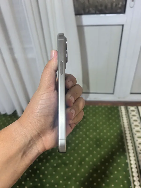 iPhone 15 Pro Max 3