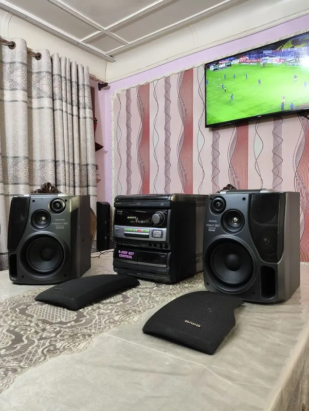 Japan aiwa muzikalniy sentr sotiladi