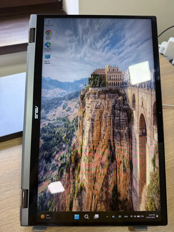 Asus ZenBook Flip 15 Noutbuk / Ryzen 7 / 8 /256 3 Asus ZenBook Flip 15 Noutbuk / Ryzen 7 / 8 /256 3