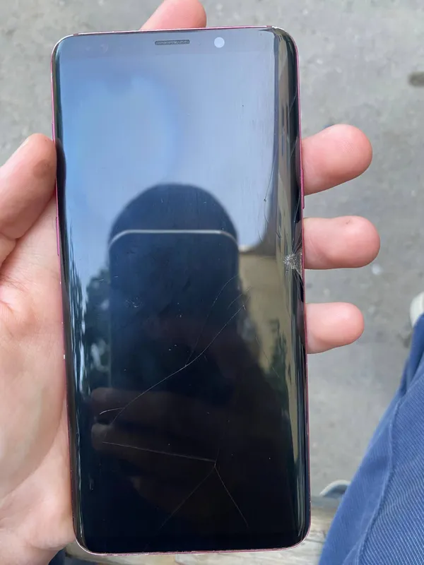 Samsung s9+ срочно 4