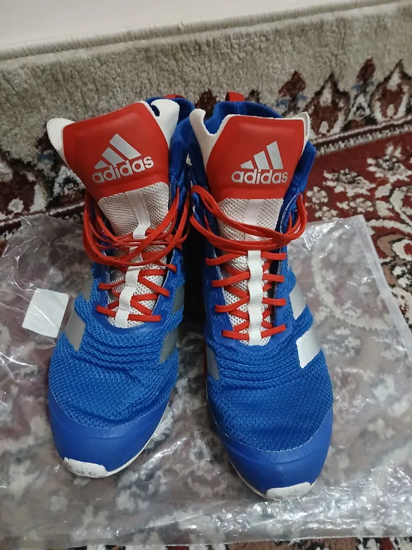 Adidas boks oyoq kiyimi 1