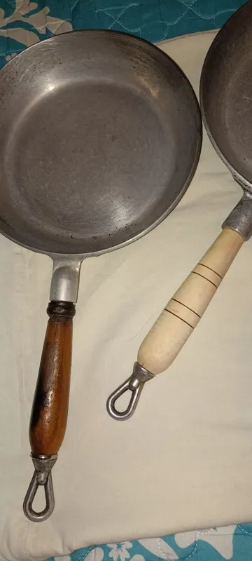Продаю советские сковородки 2