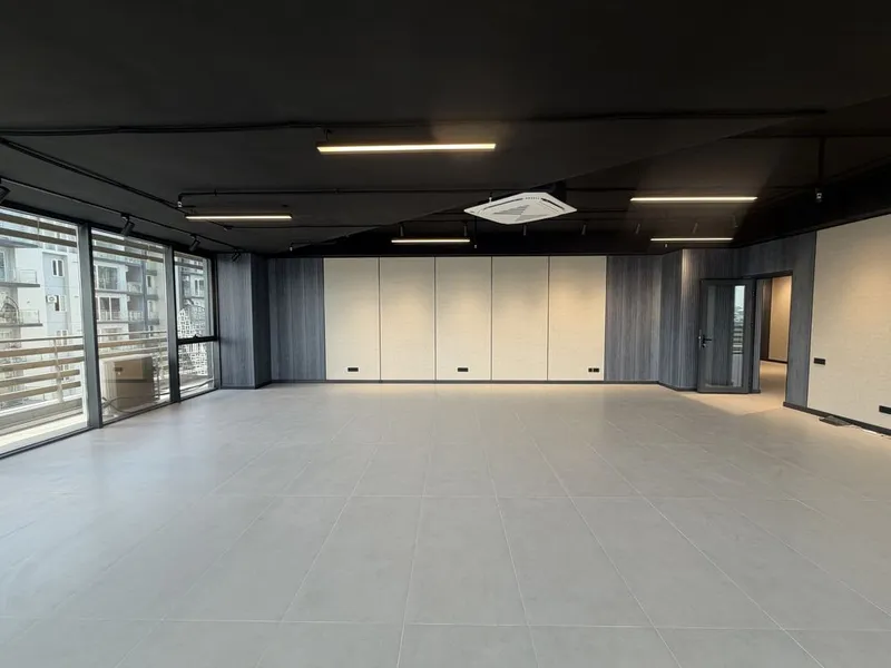 Премиум офис 200–400 м² с евроремонтом и террасой в БЦ Zarafshon City — фото 1