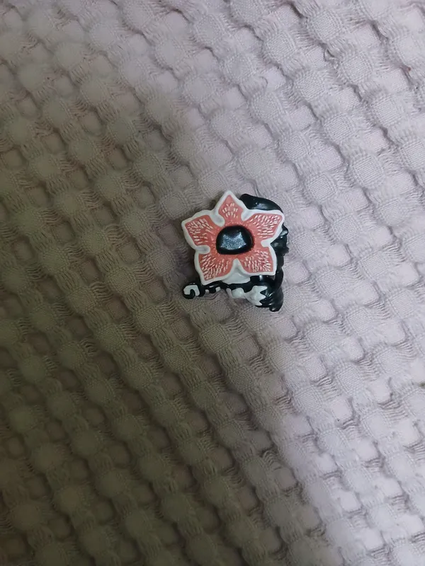 Kinder Joy Stranger Thinks Демо горгон