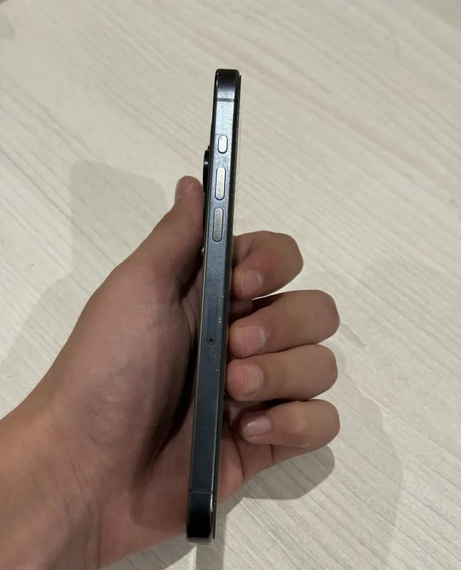 Iphone 15 pro max dark blue 2