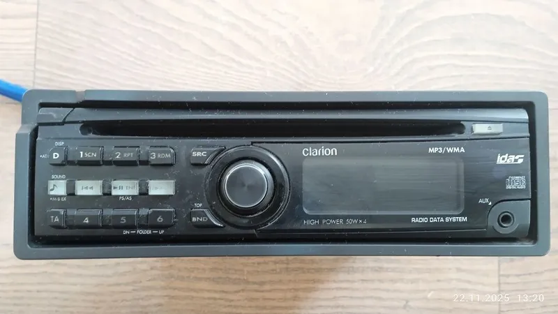 Продае́тся автомагнитолла Clarion