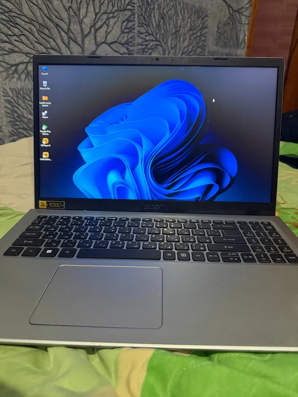ACER INTEL CORE I3 8 /128 tali