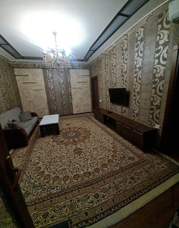 Продаётся своя Юнусабад 17 кв. Продаётся своя Юнусабад 17 кв.
