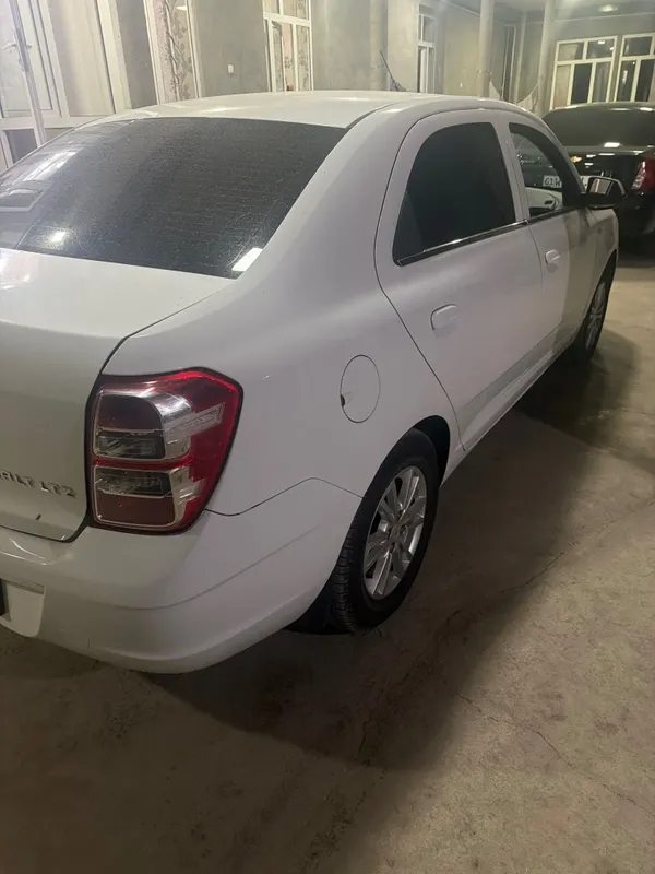Chevrolet Cobalt — фото 1