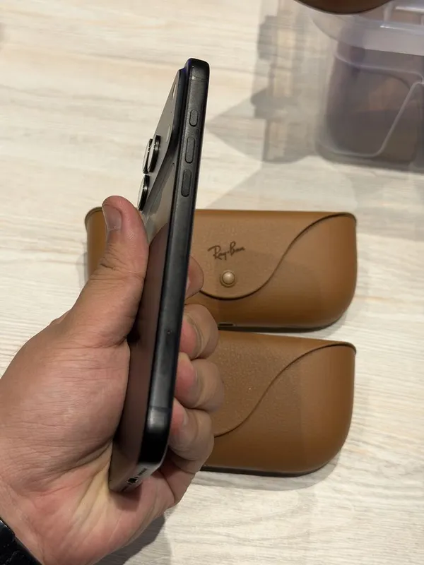 Iphone 17 pro max 1599$ qora limited edition 3