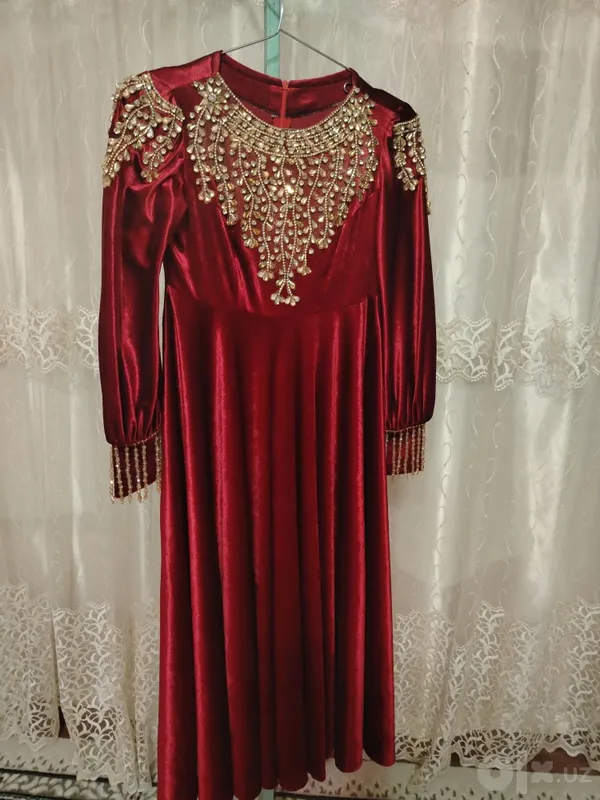 Vechirniy kuylak razmiri 46-48 3 Vechirniy kuylak razmiri 46-48 3