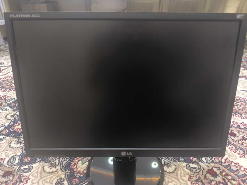 LG Flatron 22 монитор