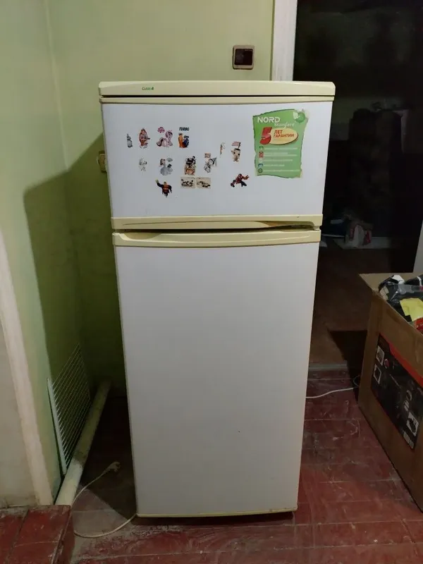 Muzlatgich sotiladi narxi 500 000 1