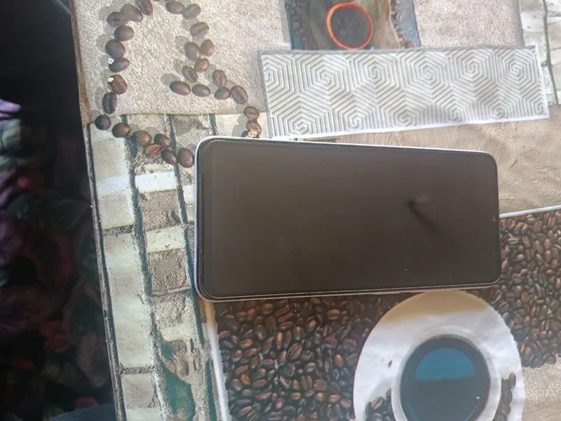 Realmi 12c sotladi