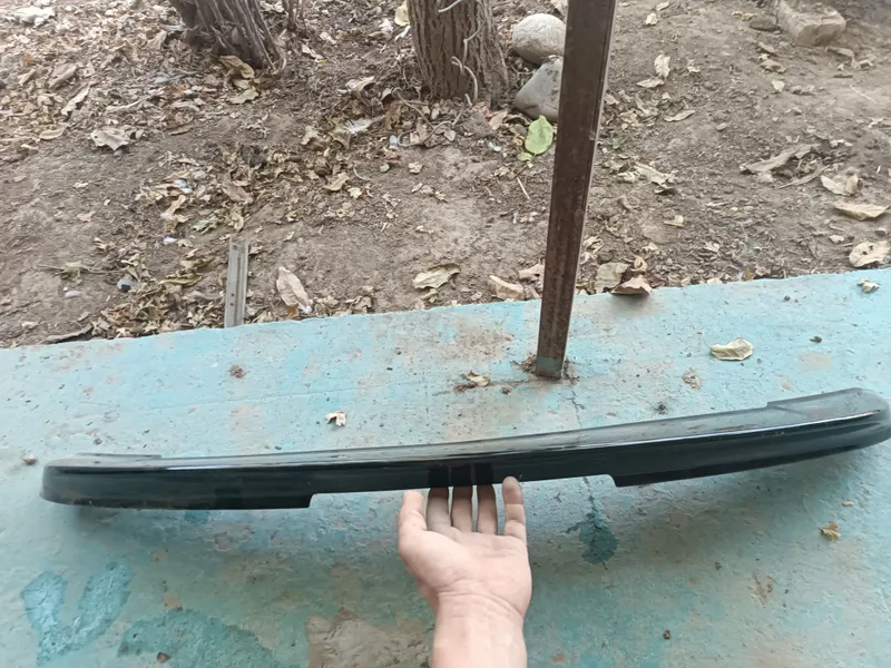 Продам спойлер багажника от Малибу 1 Продам спойлер багажника от Малибу 1