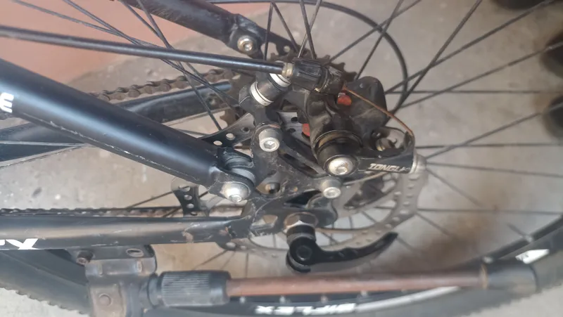 Tezlikli velosiped, ikki polosali, diskli tormoz 7 Tezlikli velosiped, ikki polosali, diskli tormoz 7